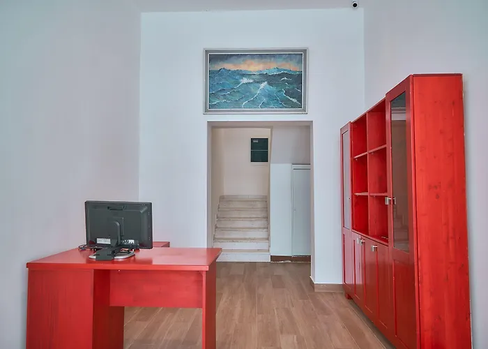 Kalpazo فندق تيرانا