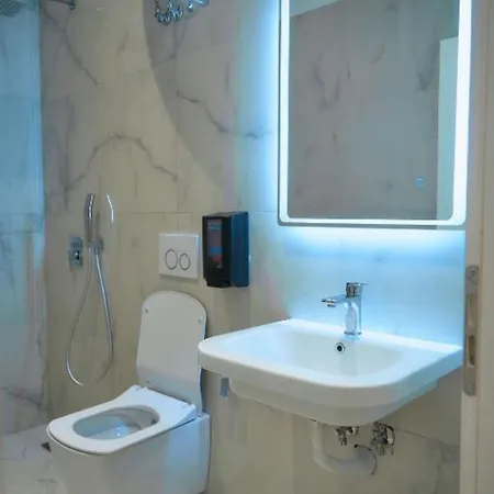 Velor Boutique מלון טיראנה
