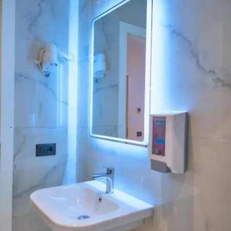 מלון Velor Boutique 3*