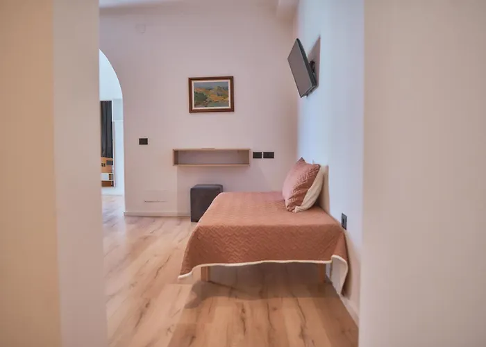 ホテル Kalpazo ティラナ