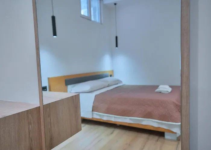 ホテル Kalpazo ティラナ