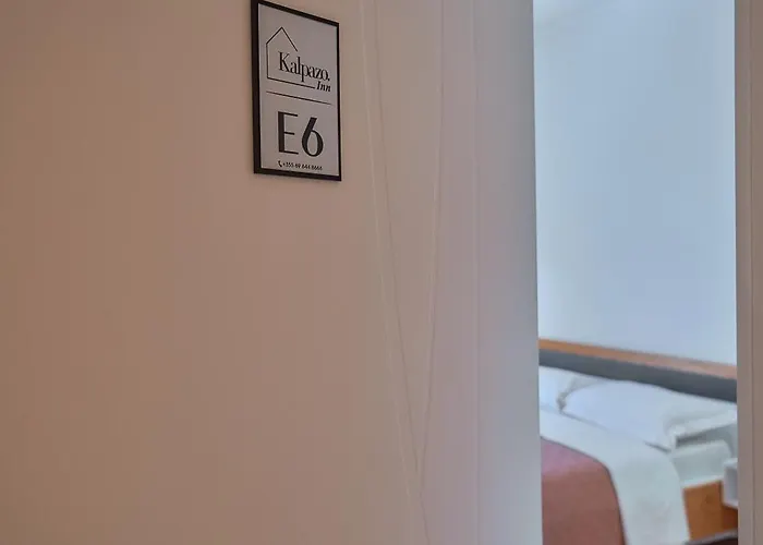 ホテル Kalpazo ティラナ